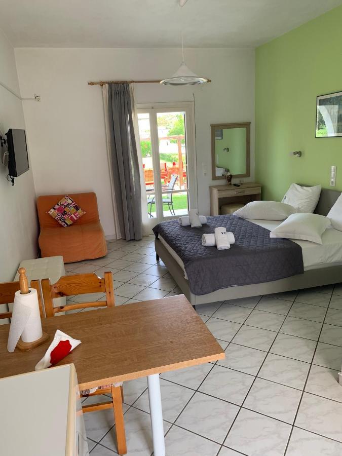Eleftheria Studios And Apartments Acharavi  Dış mekan fotoğraf