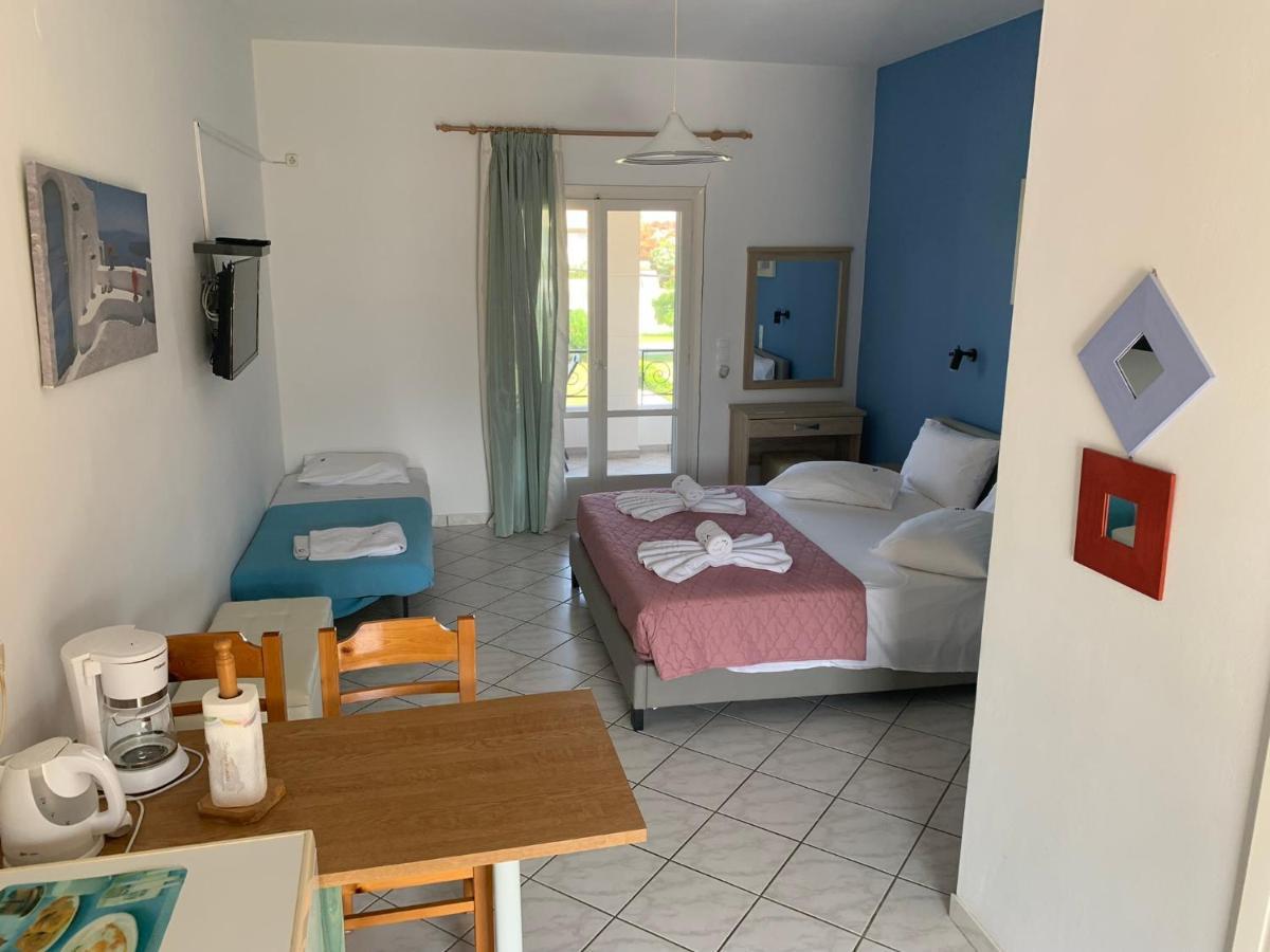 Eleftheria Studios And Apartments Acharavi  Dış mekan fotoğraf