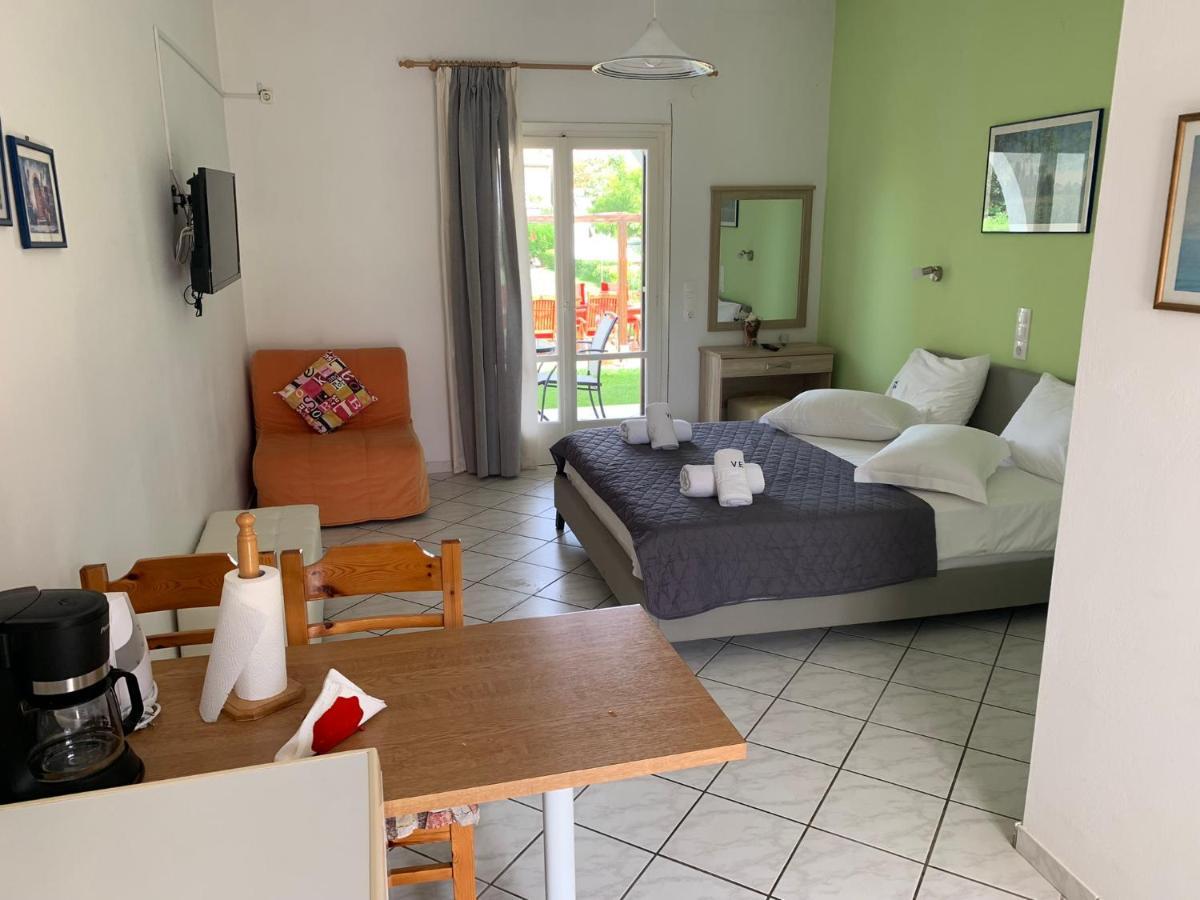 Eleftheria Studios And Apartments Acharavi  Dış mekan fotoğraf