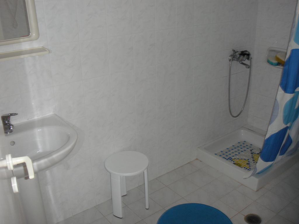 Eleftheria Studios And Apartments Acharavi  Oda fotoğraf