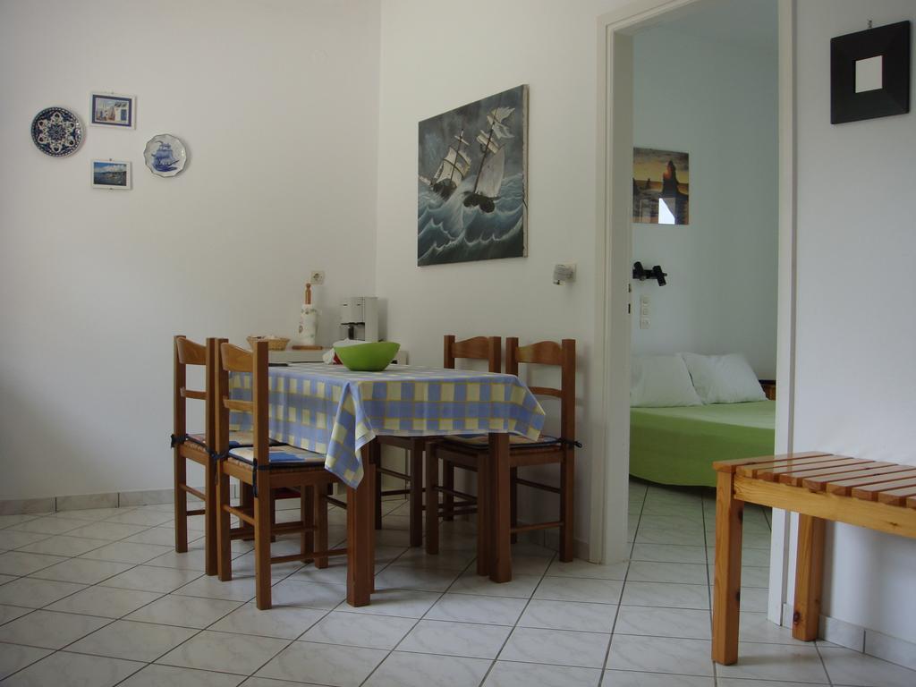 Eleftheria Studios And Apartments Acharavi  Oda fotoğraf